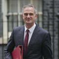Velika Britanija planira ograničenje korišćenja društvenih mreža za decu