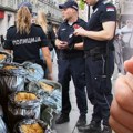 Policija zaustavila automobil, pa pronašla 400 kilograma duvana: Uhapšene dve osobe
