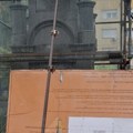 Rekonstruišu spomenik oslobodiocima, a na građevinskoj tabli piše da se radi ograda crkve u Novom Sadu