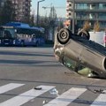 Automobil se prevrnuo na krov u Beogradu na vodi