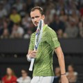Vraća li se to "pravi" Medvedev? Feliks "razbijen" za finale Dubaija
