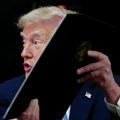 Трамп ван себе од љутње на савезнике: На састанку са шефом НАТО претио Француској и Шпанији