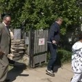Kubanski ambasador 1. maj proslavio u Obrenovcu: Živko ga dočekao širokim zagrljajem, rakijom i pečenjem, a onda je diplomata…