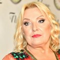 "Ne znam baš da li je to okej, nju lično poznajem" Snežana Đurišić završila u udžbeniku za osmake, a poznati roker odmah…