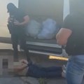 (Video) Filmska akcija policije u Beogradu! U kombiju na Zrenjaninskom putu pronađeno više od 70 kilograma droge: uhapšene dve…