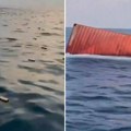 U more upalo 2.500 kontejnera punih telefona i luksuznih parfema: Ljudi se otimaju da izvuku blago (video)