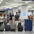 Incident na aerodromu: Devojke sele na traku za prtljag i ušle u sortirnicu