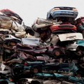 Prodaju rashodovana vozila na kilo: Automobili i autobusi kao sekundarna sirovina