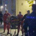 Potresne scene iz beogradskog staračkog doma koji se zapalio: Ljude evakuišu i odvoze na nosilima video