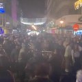 Trubači napravili šou u knezu! "Opkolili" ih veseli Beograđani, pa zaigrali - grad krcat pred doček Nove godine (video)