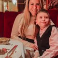 "Mom sinu je u osmoj godini dijagnostikovana demencija": Simptomi su užasavajući, a evo kako izleda kada vam se srce kida…