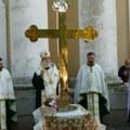 Na crkvi u mokrinu sada pozlaćeni krst: Novi simbol vere darovao preduzetnik iz Rakovice