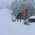 Turisti pohrlili na ovo skijalište, sneg je do kuka: Ski-pas samo 15€ za odrasle, a za neke je i besplatno