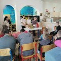Hemijska čarolija učenica OŠ "Zmaj" oduševila decu u kovinskoj "Lasti"