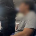 Ljudi, šta se dešava?! Posada vezala putnika nakon što je pokušao da otvori vrata aviona: "Upotrebićemo silu"