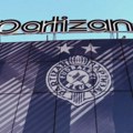 UŽIVO - Kakva scena ispred Partizanovog stadiona! Razmena šalova uz pomoć policije!