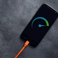 Eksperti upozoravaju:Ili punite telefon na ovaj način ili se oprostite od baterije!