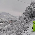 Sneg ugasio svetla širom Srbije: Božić bez struje i grejanja