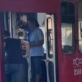 Dnevna doza dobrote i kulture! Pogledajte šta je uradila žena koja vozi tramvaj, o njenom postupku bruji Beograd (video)