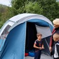 Ministarka Kisić posetila kamp u prirodi za porodice