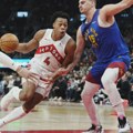 Jokić izuo „najke“ i prešao kod Kineza: Denverov NBA as igrao u Torontu u patikama novog proizvođača (FOTO)