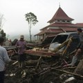 Broj poginulih u poplavama i klizištima u Indoneziji porastao na 62