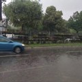 Beograd na udaru nevremena, MUP i RHMZ izdali upozerenje: "Opasnost po bezbednost ljudi i životinja"