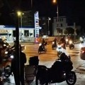 VIDEO: Veliki broj strudenata i građana ispred suda u Novom Sadu, stigli i bajkeri