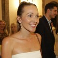 Jelena Đoković kakvu ne viđamo pred kamerama: Go stomak u Londonu, a preko grudi samo top