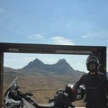 Pokazao netaknutu prirodu, slikao se sa stadom ovaca: Oglasio se brat Nikole Rokvića i pokazao šta mu je glavna zanimacija…