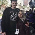 Evo kolika je raulika u vkisini Nikole Jokića i Natalije: Zovu ih džin i palčica: Ali da li je palčica zaista toliko mala?