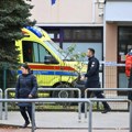 Drama u centru Zagreba: Kombi vozio unazad i udario ženu! Vozilo podignuto uz pomoć velikih vazdušnih jastuka!
