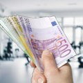 Svakog meseca izbije bar 100 evra iz džepa: Sve više Srba plaća ovu uslugu, a većina kaže "nije vredno, možeš i sam"