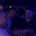 Nikola Jokić sa saigračima uživao u noćnom provodu, izgrlio se sa poznatim pevačem
