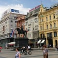 Svađa oko smeća kod Bana Jelačića: Odlaganje otpada na centralnom zagrebačkom trgu predmet političkog obračuna između…