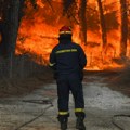 Veliki požar na svetoj gori: Vatra bukti nedaleko od manastira, vatrogasne ekipe na terenu