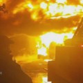 Veliki požar u Osijeku, građani dobili poruku upozorenja da ne izlaze (VIDEO)