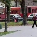 Makljaža u centru Beograda Beograđani u šoku zbog prizora koji je snimljen u parku Manjež, u sve su umešane dve žene