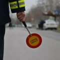 Muškarac (28) isključen iz saobraćaja zbog nasilničke vožnje: Vozio 210 kilometara na sat u blizini Merošine