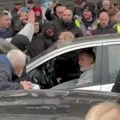 Novi incident: Vozilom pokušao da probije blokadu kod Pravnog fakulteta (VIDEO)