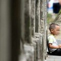 Decu terala da prose, dok se krila u blizini i uzimala pare: Državljanka Srbije uhapšena u Podgorici zbog trgovine ljudima