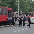 Teška nesreća kod đerma: Tramvaj udario ženu, Hitna pomoć na licu mesta (foto)