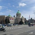 Opozicija u Skupštini tvrdi da vlast želi da zadrži kontrolu nad medijima, SNS negira