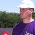 Stefan gaji posebnu biljku i sve proda preko interneta! Stranci hrle kod njega u Deliblato (foto)