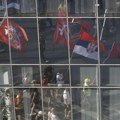 AP: Masovni odziv na protest sugeriše da odlučnost Vučićevih protivnika opstaje uprkos pritiscima