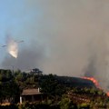 Vatrogasci se bore sa više požara na grčkom ostrvu Tasos
