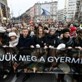 Orbanov rival predvodio proteste zbog zlostavljanja dece u institucijama za maloletnike