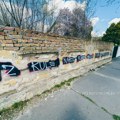 Zbog ovog grafita u Zrenjaninu su privedeni građani! Otkrivamo šta je pisalo i zašto je više puta prefarbavan! [FOTO]