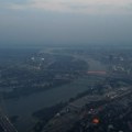 (Video) Dim sa Deliblatske peščare stigao do Beograda, pogledajte snimak iz drona. Vetar raznosi miris paljevine, ceo grad u…