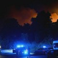 Vatrogasci i večeras brane kuće iznad Bijele i Baošića kod Herceg-Novog: Evakuisana još jedna porodica zbog opasnosti od požara…